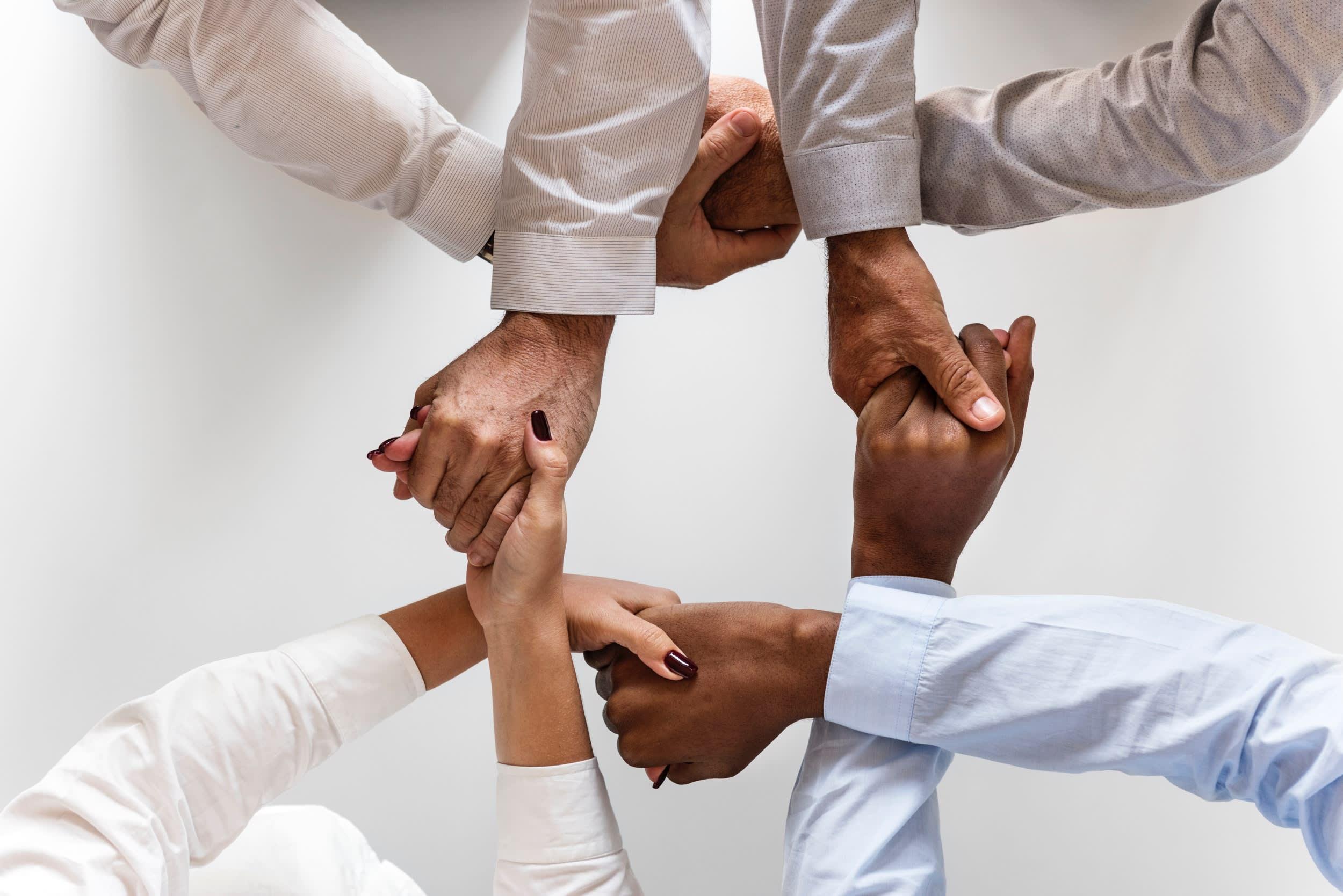 Cultivating a Positive Surrounding: Finding Supportive Connections